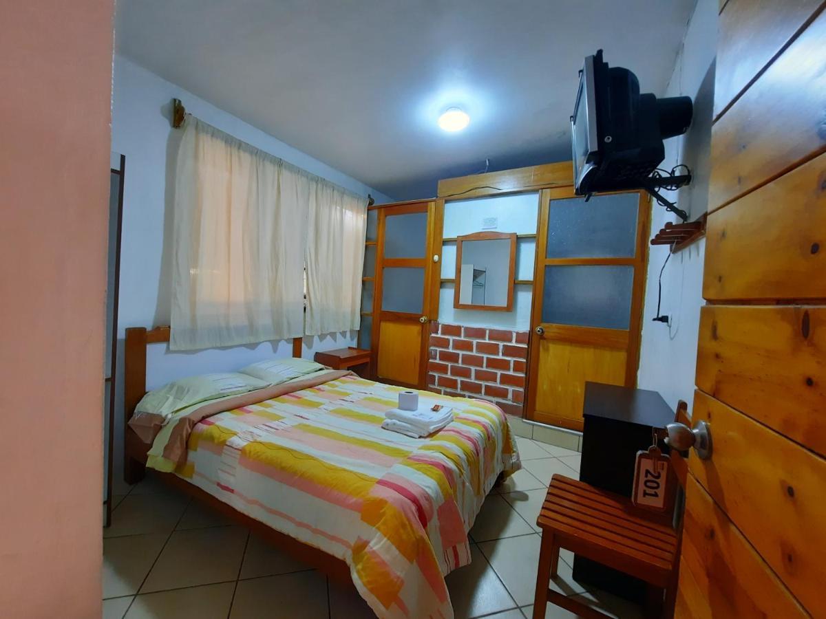 Hostal Dulzura Caraz Екстер'єр фото